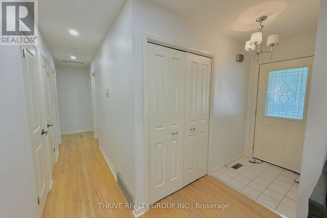 Building Photo - 1449 Glenora Dr