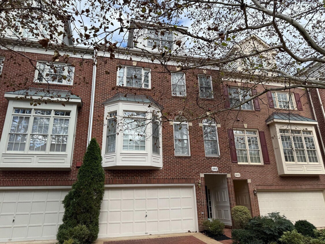 Primary Photo - 4015 Mansion Dr NW
