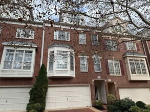 Building Photo - 4015 Mansion Dr NW