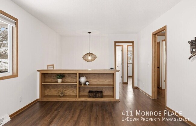 Foto del edificio - 411 Monroe Pl