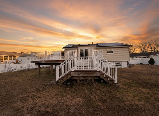 Foto del edificio - Spacious 5-Bedroom Bi-Level on a Quiet Cul-de-Sac!