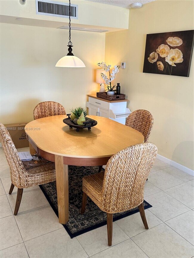 Foto del edificio - 3530 Mystic Pointe Dr