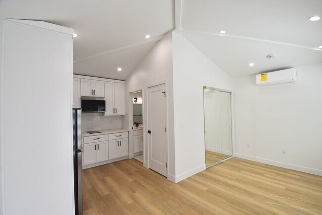 Foto del edificio - 10839 Moorpark St