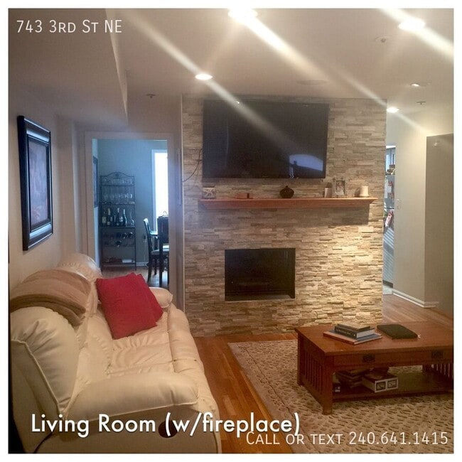 Photo - 743 3rd St NE House