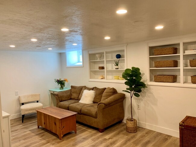 Building Photo - 251 E 1700 S