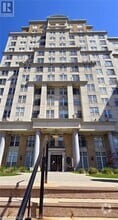 Building Photo - 135 James St S