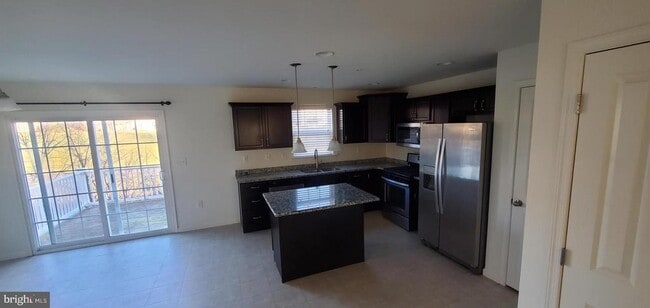 Building Photo - 5185 Winthrop Ave