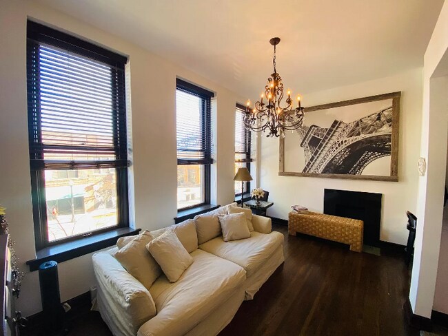 Foto del edificio - 12 W Poplar Ave