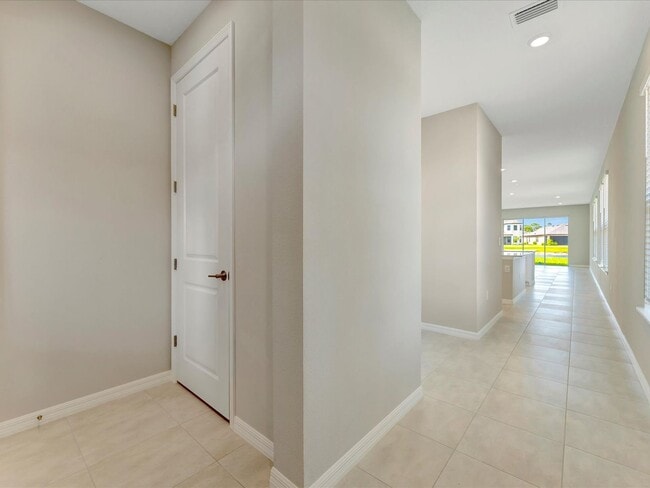 Building Photo - Stunning 3 Bed/ 2.5 bath + Den - New Build...