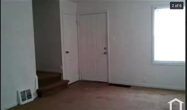 Foto del edificio - 2 bed 1 bath duplex $1100/mo