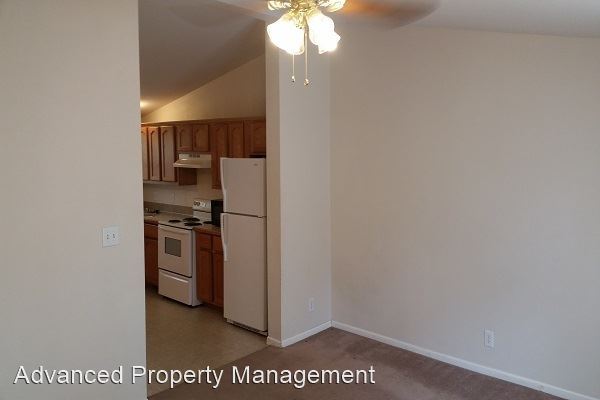 3 br, 2 bath House - 412 S. Manhattan Ave. - 4
