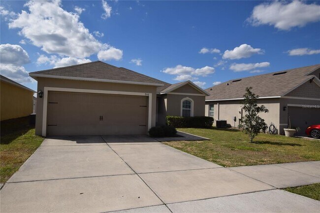 Foto del edificio - 946 Shady Tree Ln