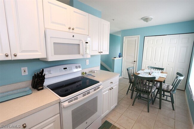 Building Photo - 4970 Deerfield Way