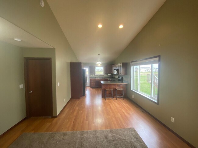 Foto del edificio - 3 Bedroom, 2 Bathroom Home in West Fargo -...