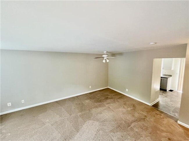Building Photo - 312 Stallion Square NE