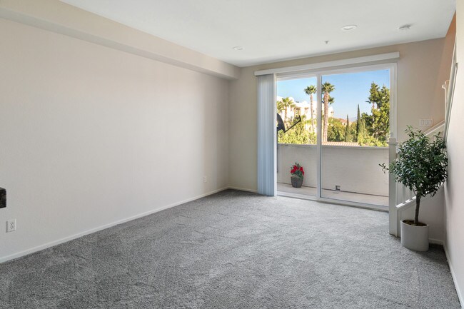 Building Photo - 1241 Santa Cora Ave