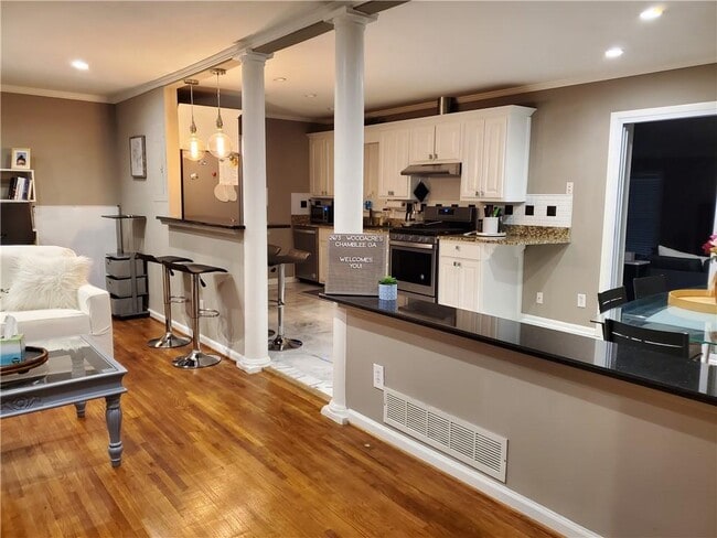 Foto del edificio - 2473 Woodacres Rd NE