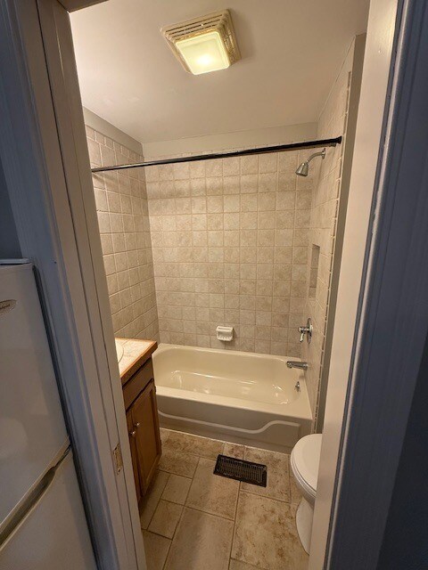 Apartamento 4 - 2239 Cleneay Ave