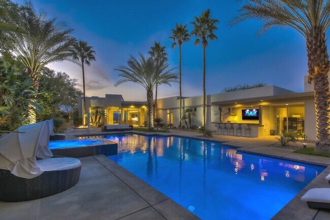 Foto del edificio - COMING SOON! STUNNING 4 Bed / 4.5 Bath Hom...