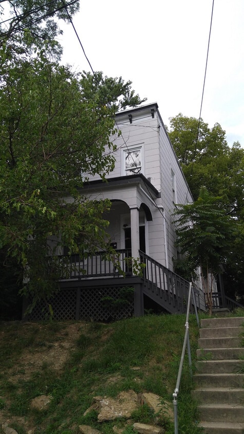 Primary Photo - 1618 Dewey Ave