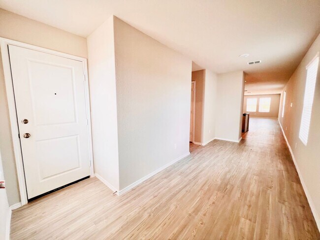 Building Photo - **1625/Month Far West San Antonio**