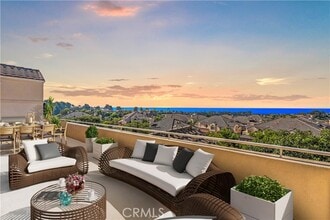 Building Photo - 138 Costa Brava