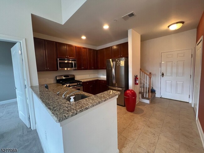 Foto del edificio - 4407 Ramapo Ct