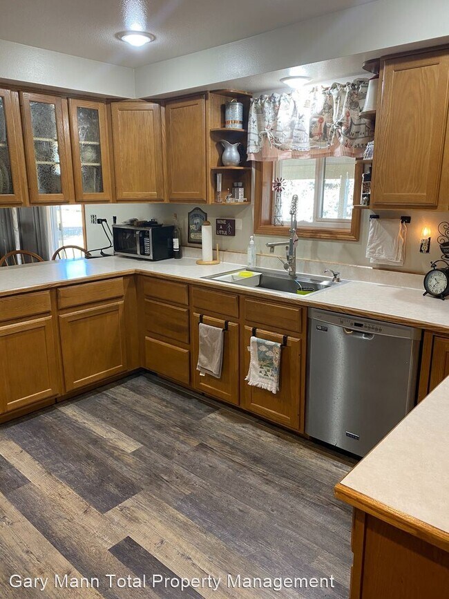 Foto del edificio - 3 br, 2 bath House - 3606 N Frontage Rd E