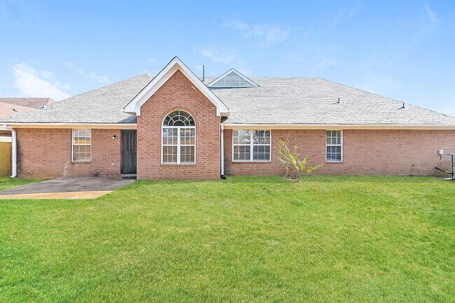 Building Photo - 4489 Poppenheimer Way