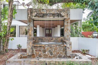 Building Photo - 1240 SW 14th Ave