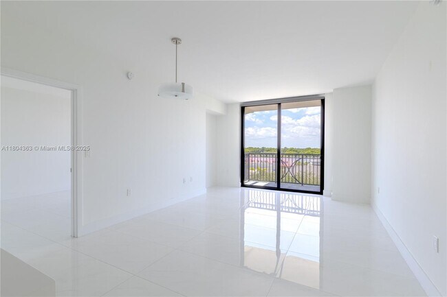 Building Photo - 301 Altara Ave