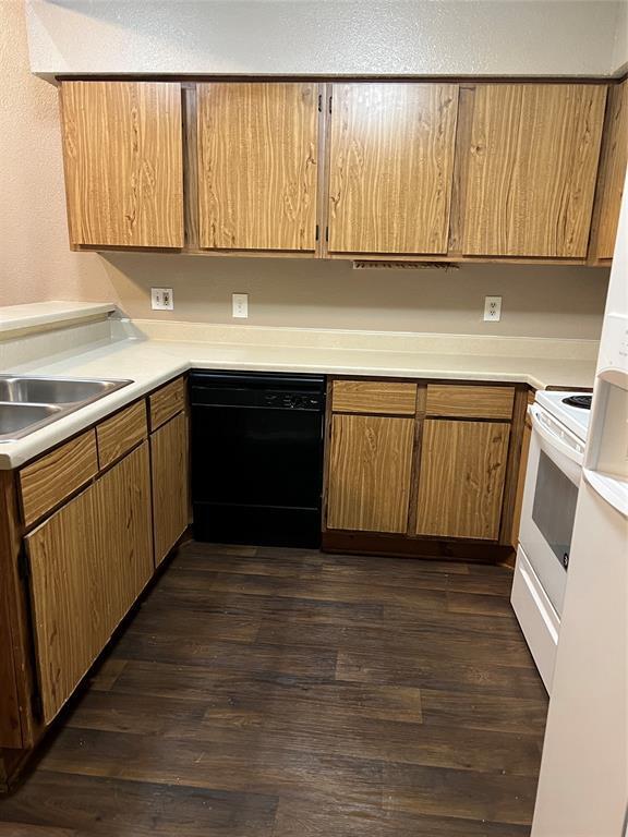 Foto del edificio - 6363 Cattails Ln