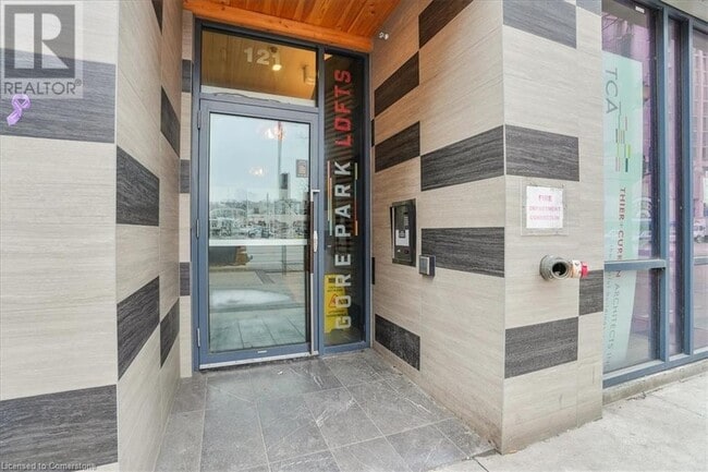 Photo du bâtiment - 121 King St E