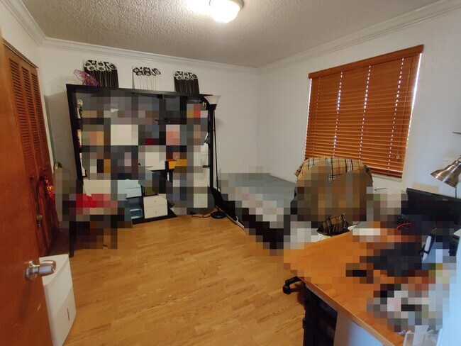 One bedroom - 2441 SW 31st Ave