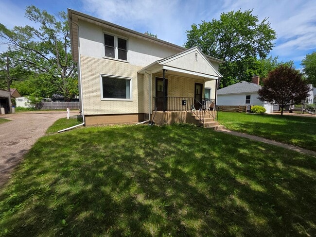 Building Photo - 626-628 Ripley Ave