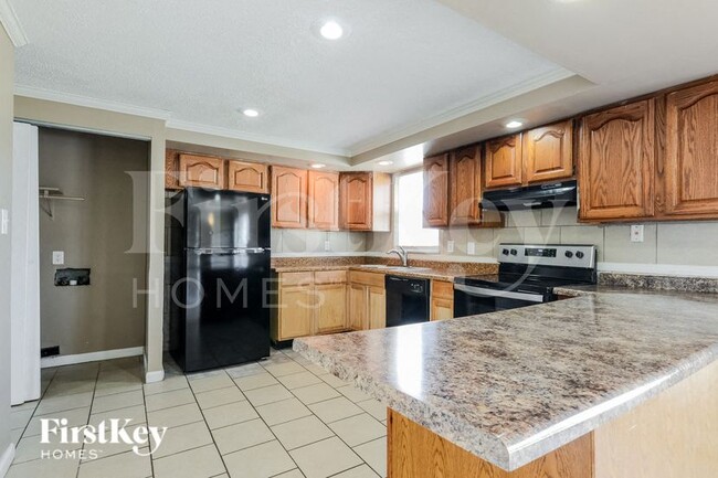 Building Photo - 9404 Granville Pl