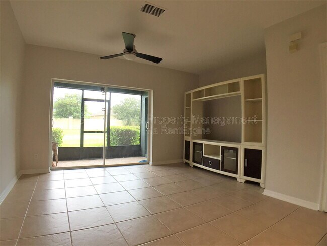 Foto del edificio - 10340 Manderley Way