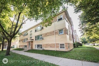 Building Photo - 5020 N Washtenaw Ave