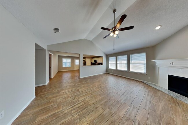 Foto del edificio - 2105 Ripple Bend Ln