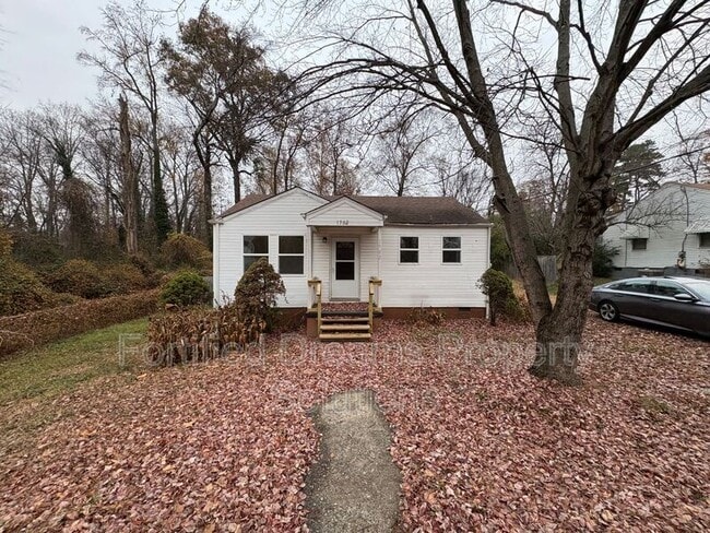 Building Photo - 1702 J Ave