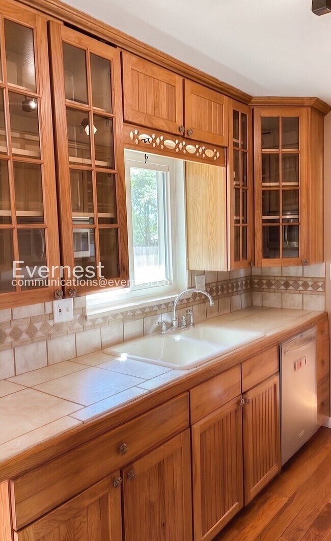 Foto del edificio - 327 10th St