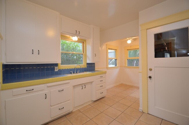 Building Photo - 3160 Juniper St