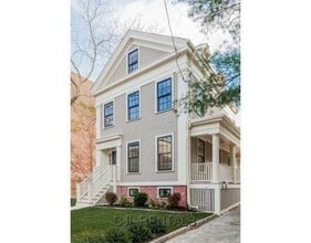 Building Photo - 10 Ellery St