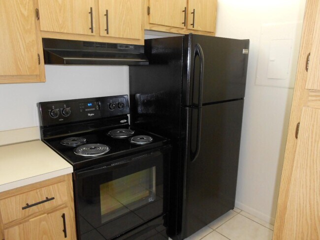 Building Photo - 3630 Alder Dr