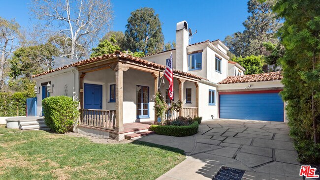 Building Photo - 738 San Lorenzo St