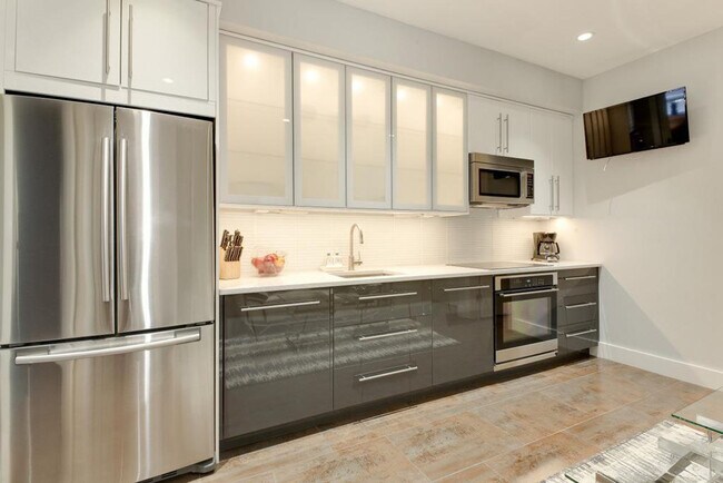 Foto del edificio - 1729 Riggs Pl NW