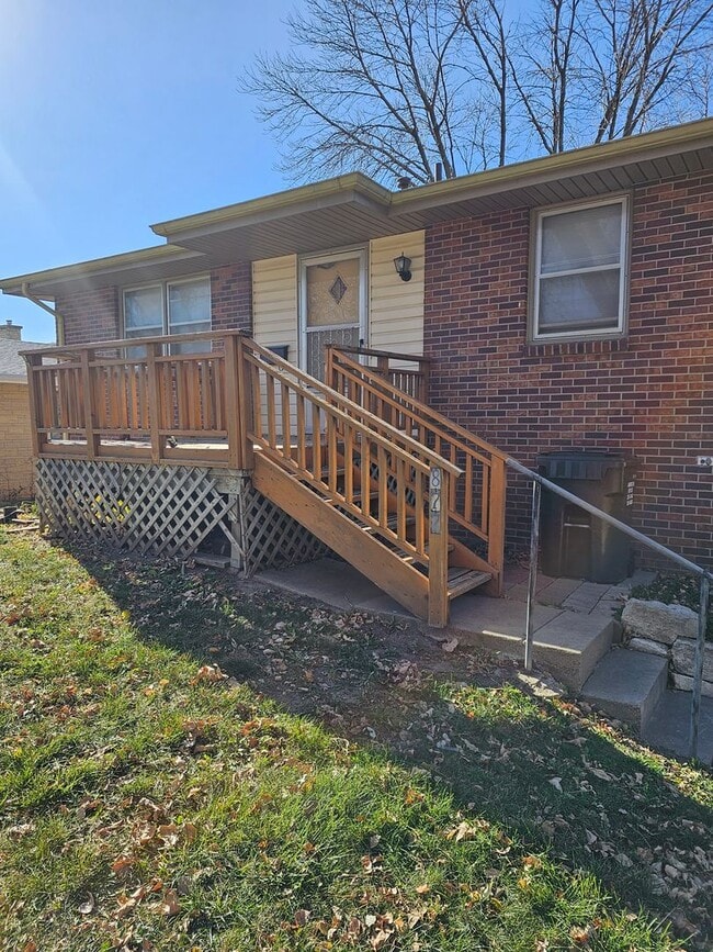 Building Photo - 875-877 S 46th