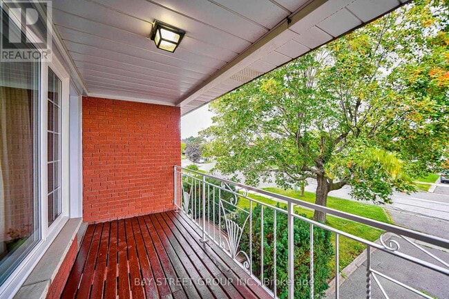 Building Photo - 780 Greenore Rd