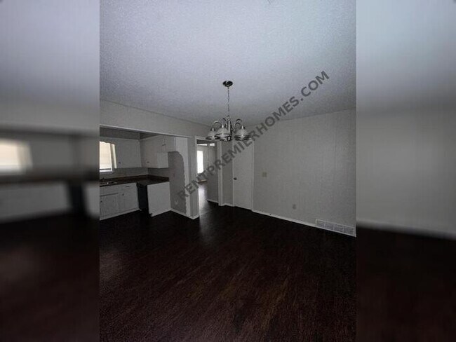 Foto del edificio - 924 NW 104th St