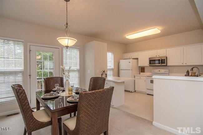Building Photo - 409 Coral Creek Ln